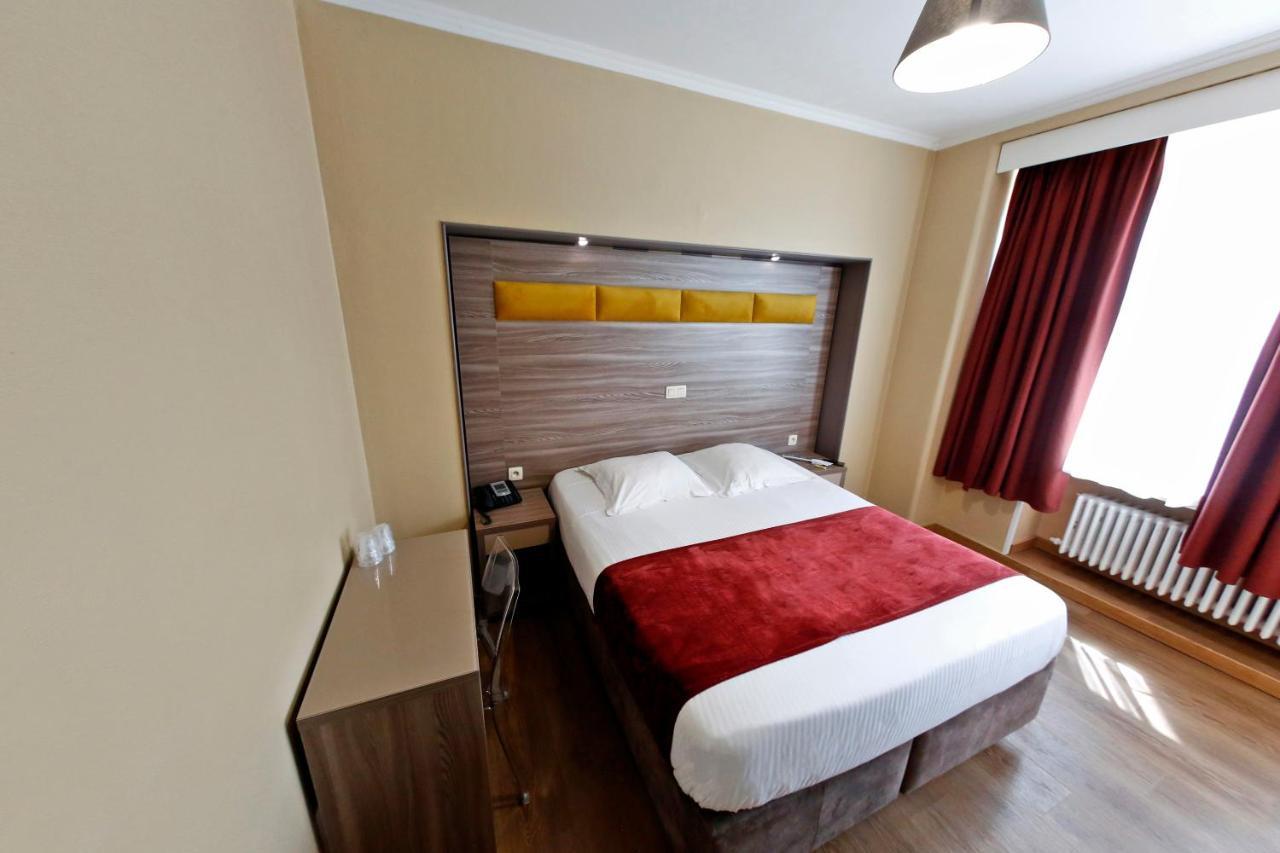 Hotel De France Saint-Gilles Eksteriør billede