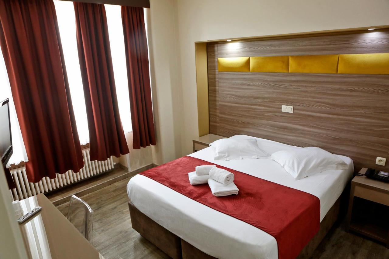Hotel De France Saint-Gilles Eksteriør billede