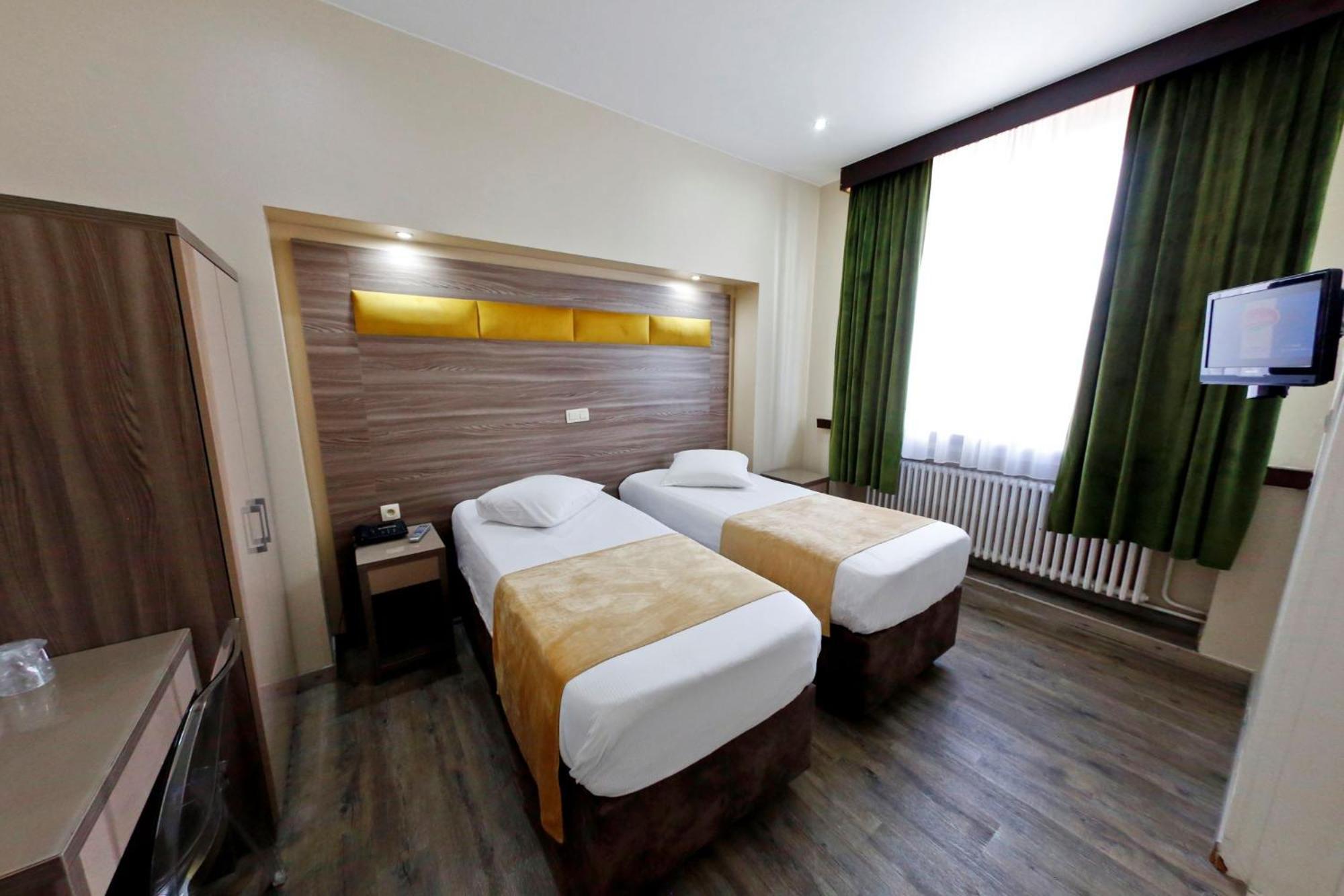 Hotel De France Saint-Gilles Eksteriør billede