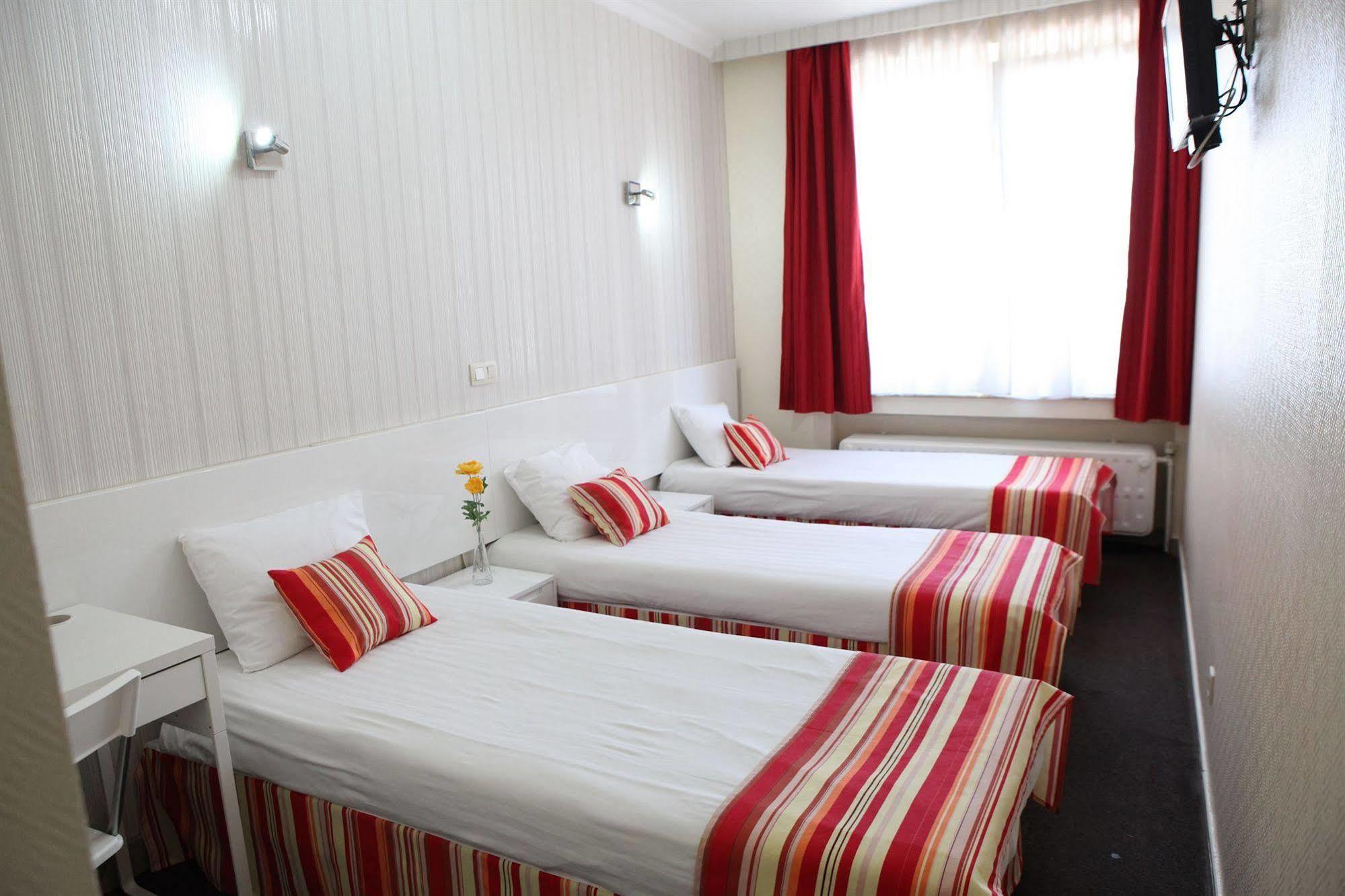 Hotel De France Saint-Gilles Eksteriør billede
